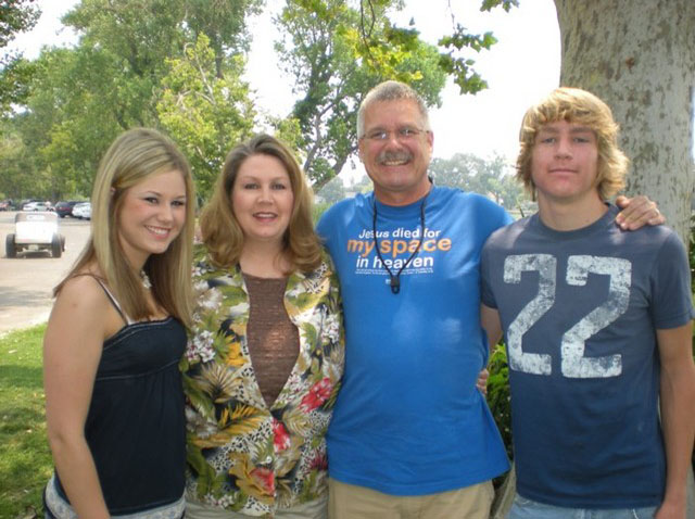 DSCN0436r (Stacey & Bonnie Isbill Dodson and family)